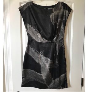 Gorgeous black and grey Mossimo capsleeve dress